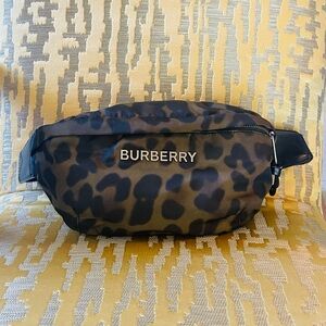 🤵🏼♂️ Burberry Sonny Bum Bag EUC